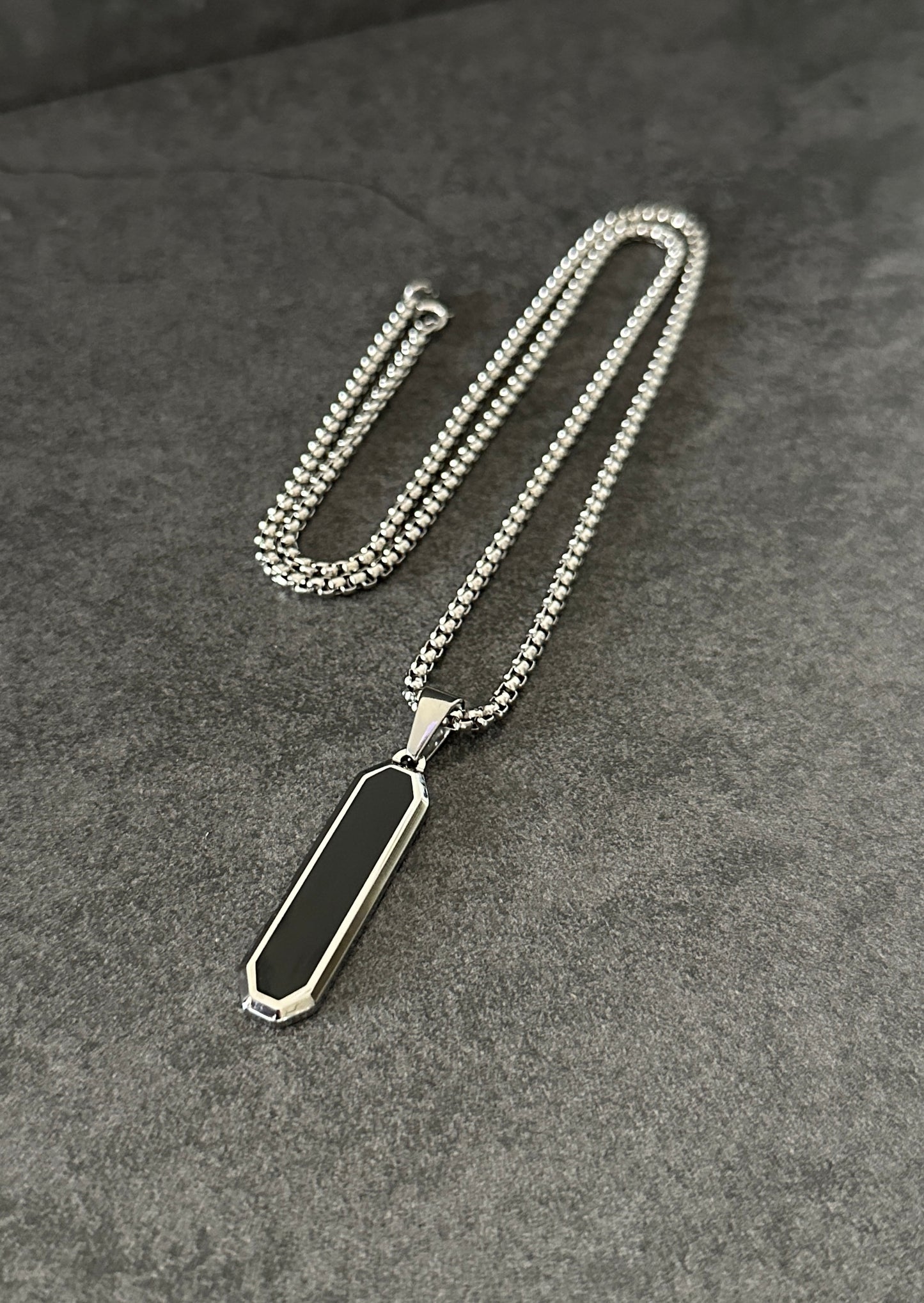 LUXURY BLACK NECKLACE